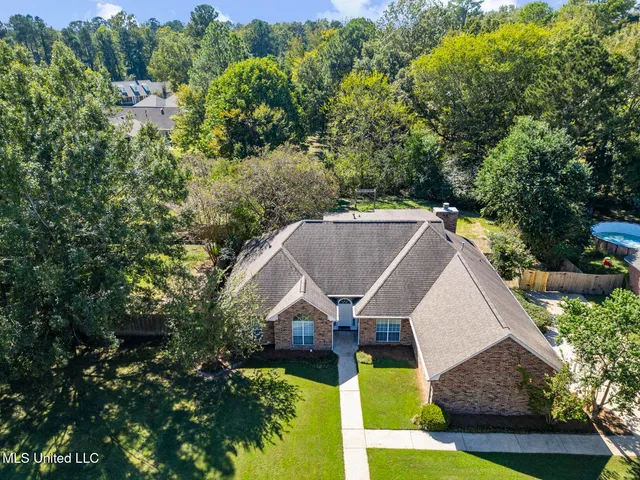 $380,000 | 323 Woodlands Drive, Brandon, MS 39047