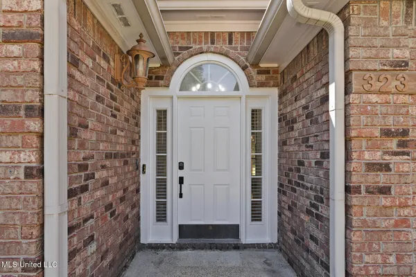 $379,000 | 323 Woodlands Drive, Brandon, MS 39047