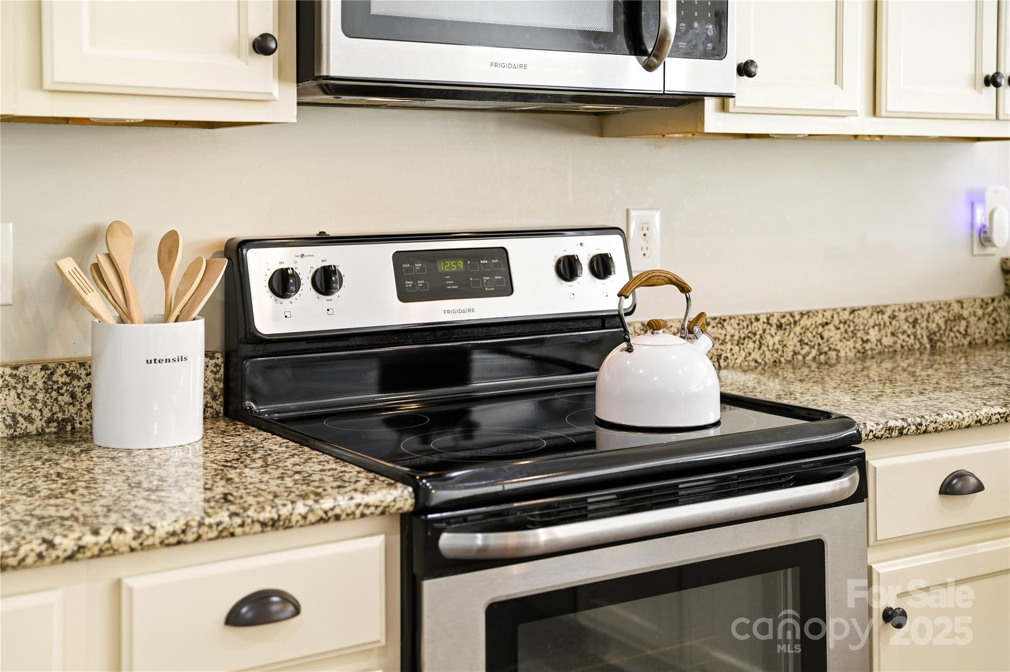 3168 Delaware Drive Denver, NC 28037 - Photo 13 of 47 a stove top oven sitting inside of a kitchen