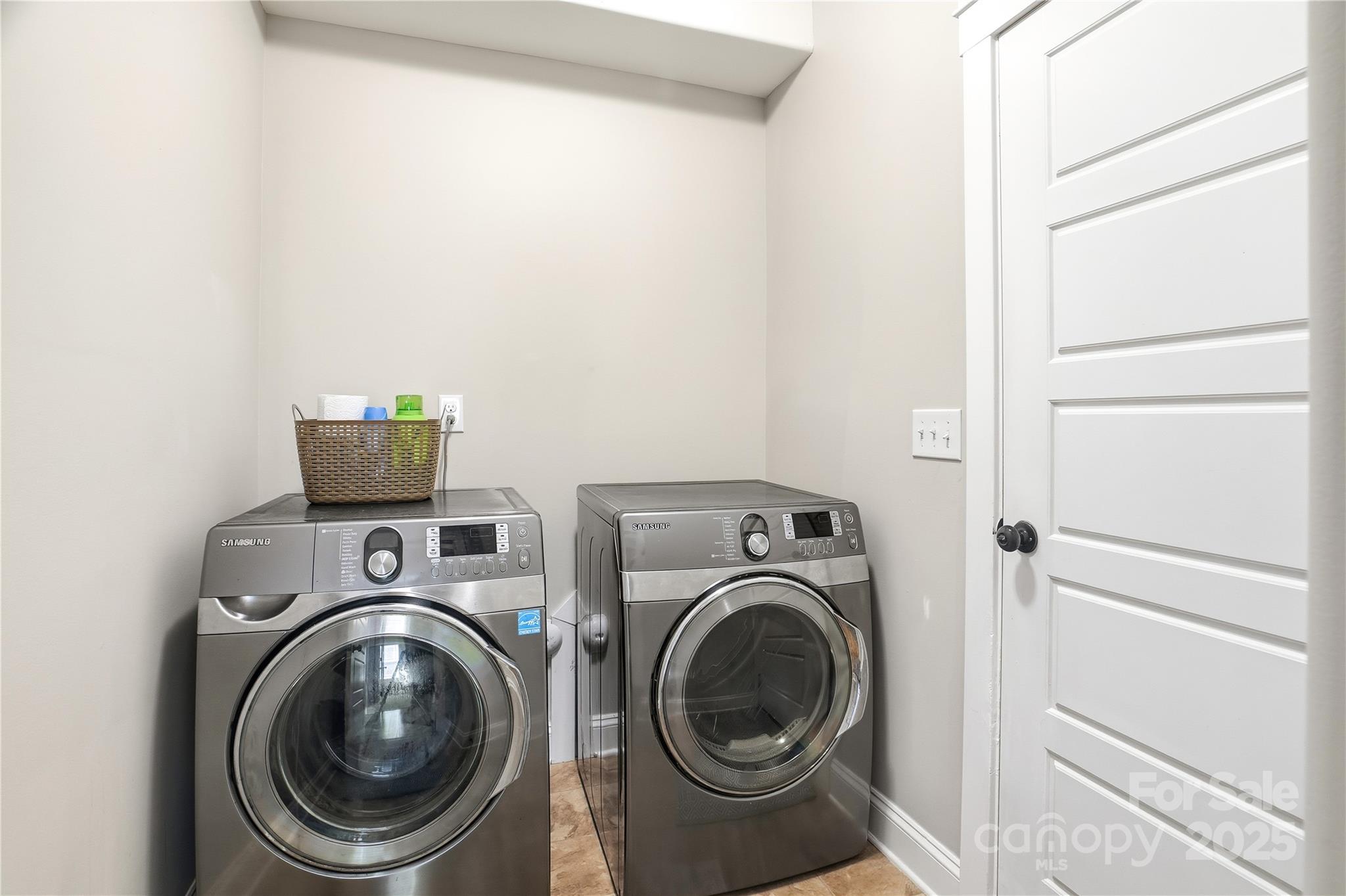 3168 Delaware Drive Denver, NC 28037 - Photo 34 of 47 a utility room with dryer and washer