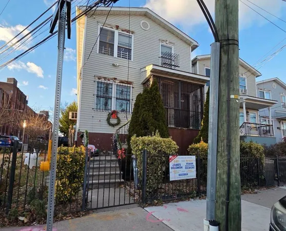 $2,300 | 703 Garfield Avenue, Jersey City, NJ 07305