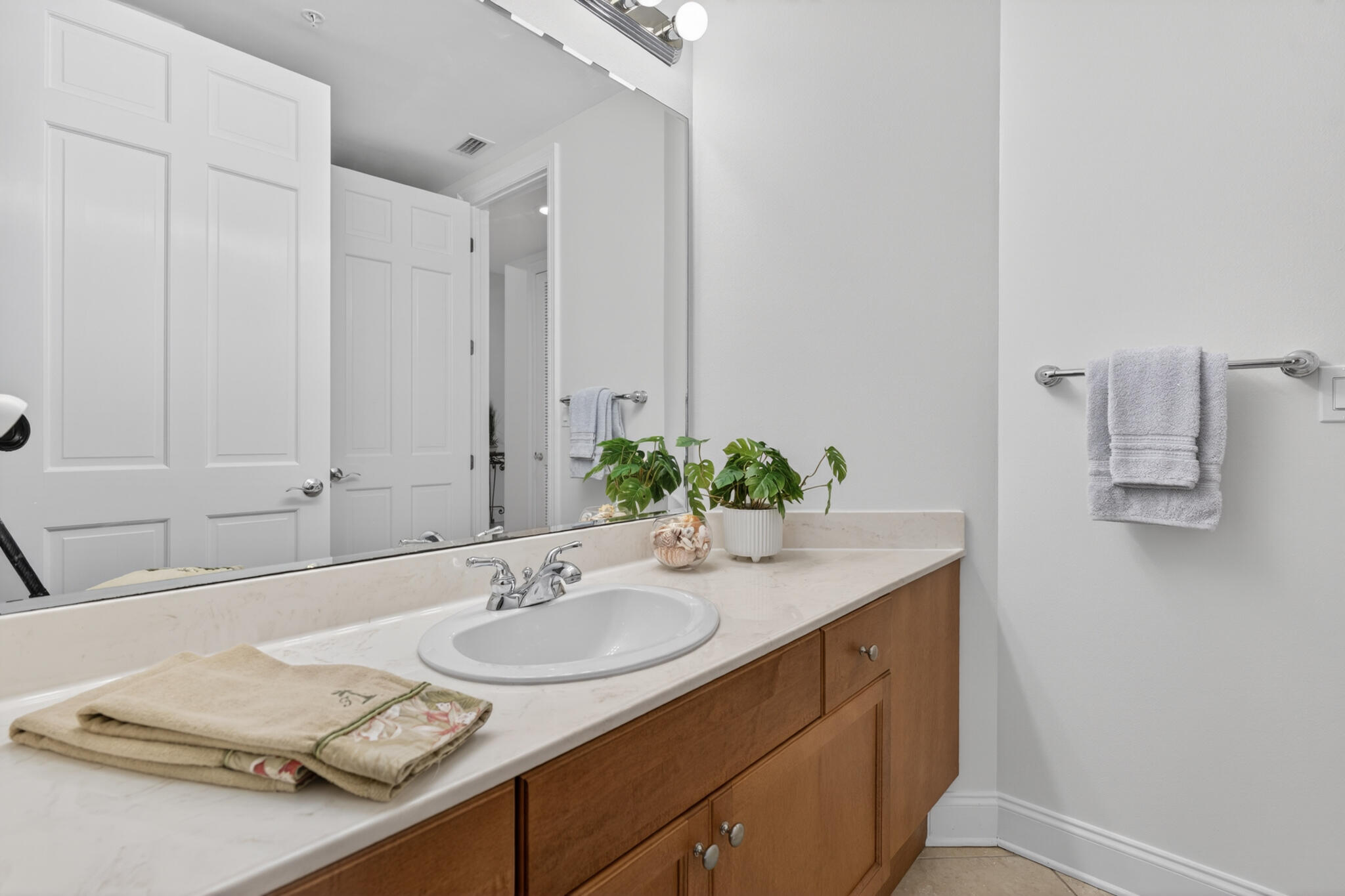 5 Calhoun Avenue, Unit 504 Destin, FL 32541 - Photo 36 of 64 2nd Bathroom