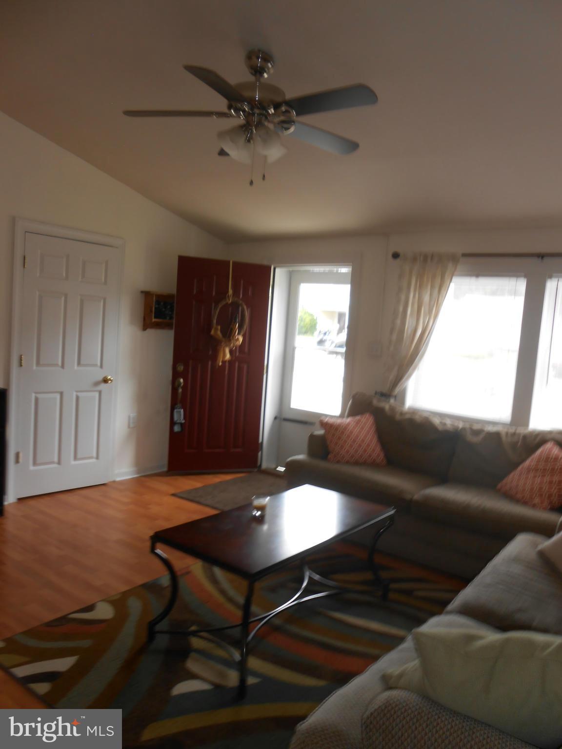 17610 Homewood Road Hagerstown, MD 21740 - Photo 23 of 26 Living Room