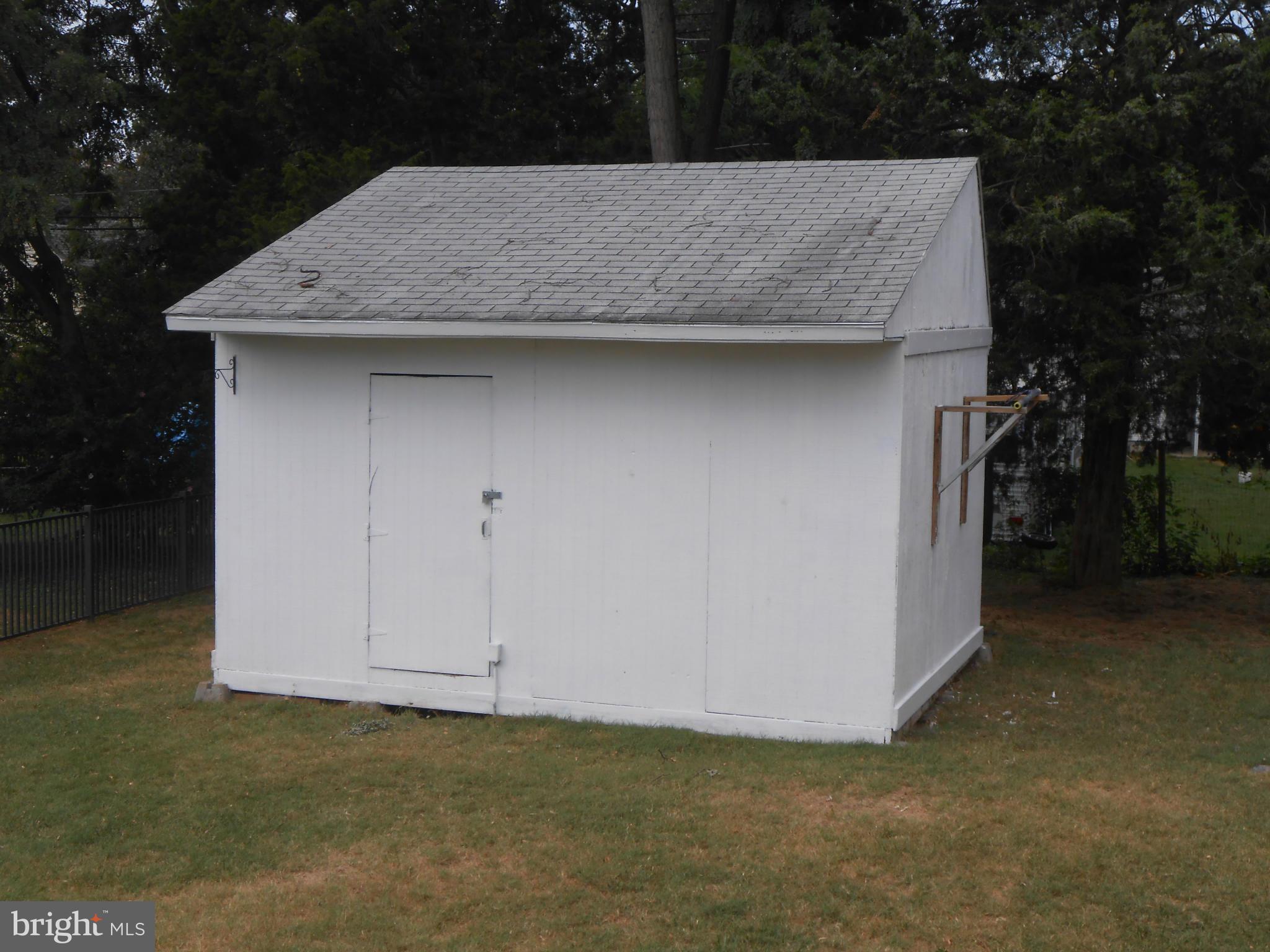 Exterior (Rear)