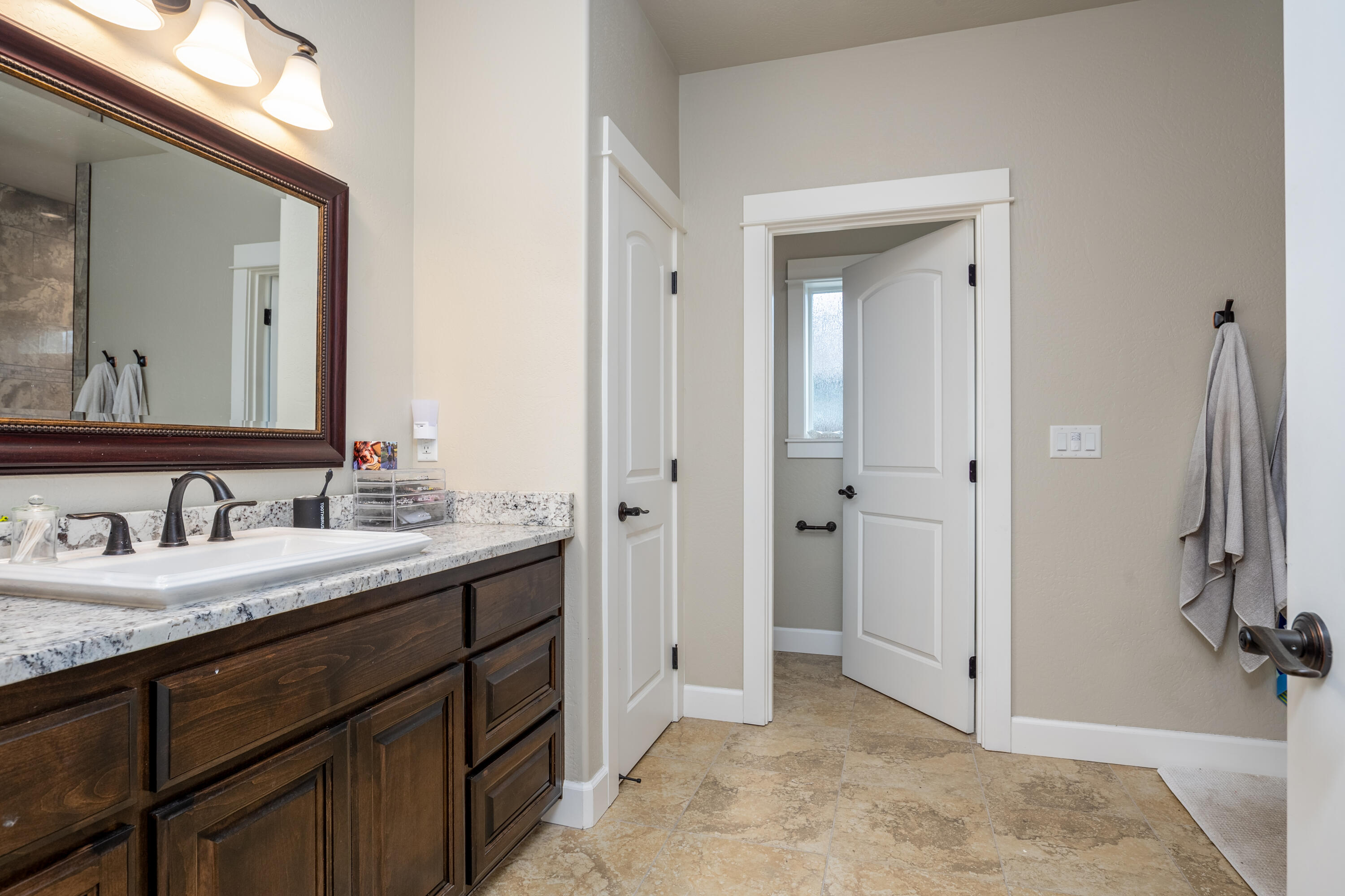 936 Arrowhead Trail Eagle Point, OR 97524 - Photo 14 of 27