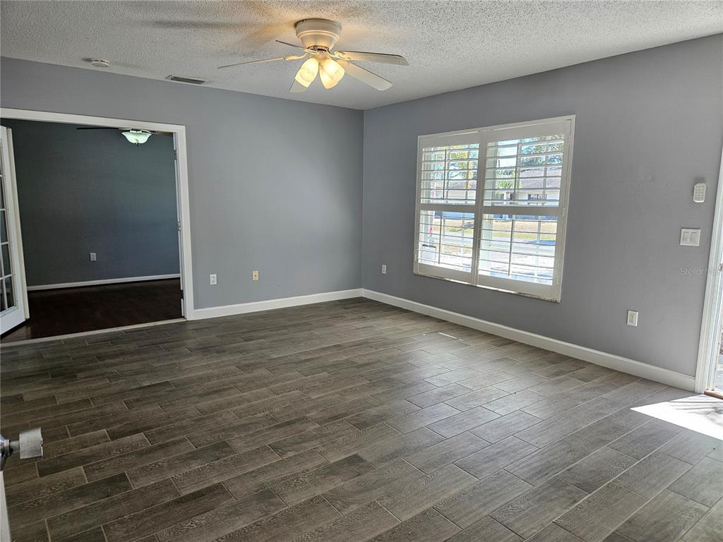 272 Loyola Road Venice, FL 34293 - Photo 3 of 45