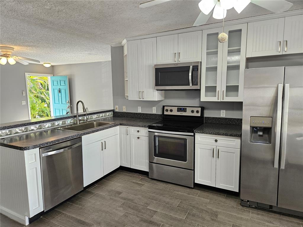 272 Loyola Road Venice, FL 34293 - Photo 6 of 45