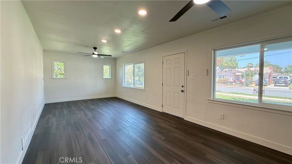 4542 Bandini Avenue Riverside, CA 92506 - Photo 7 of 41