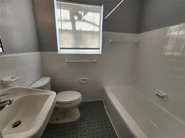 $999 | 3148 Belden Street, Unit 3, Jacksonville, FL 32207