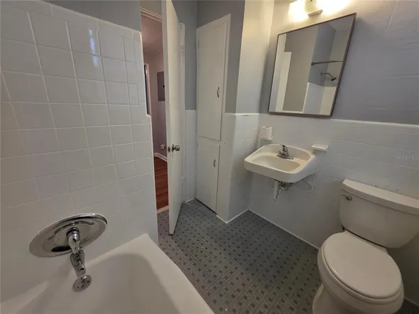 $999 | 3148 Belden Street, Unit 3, Jacksonville, FL 32207