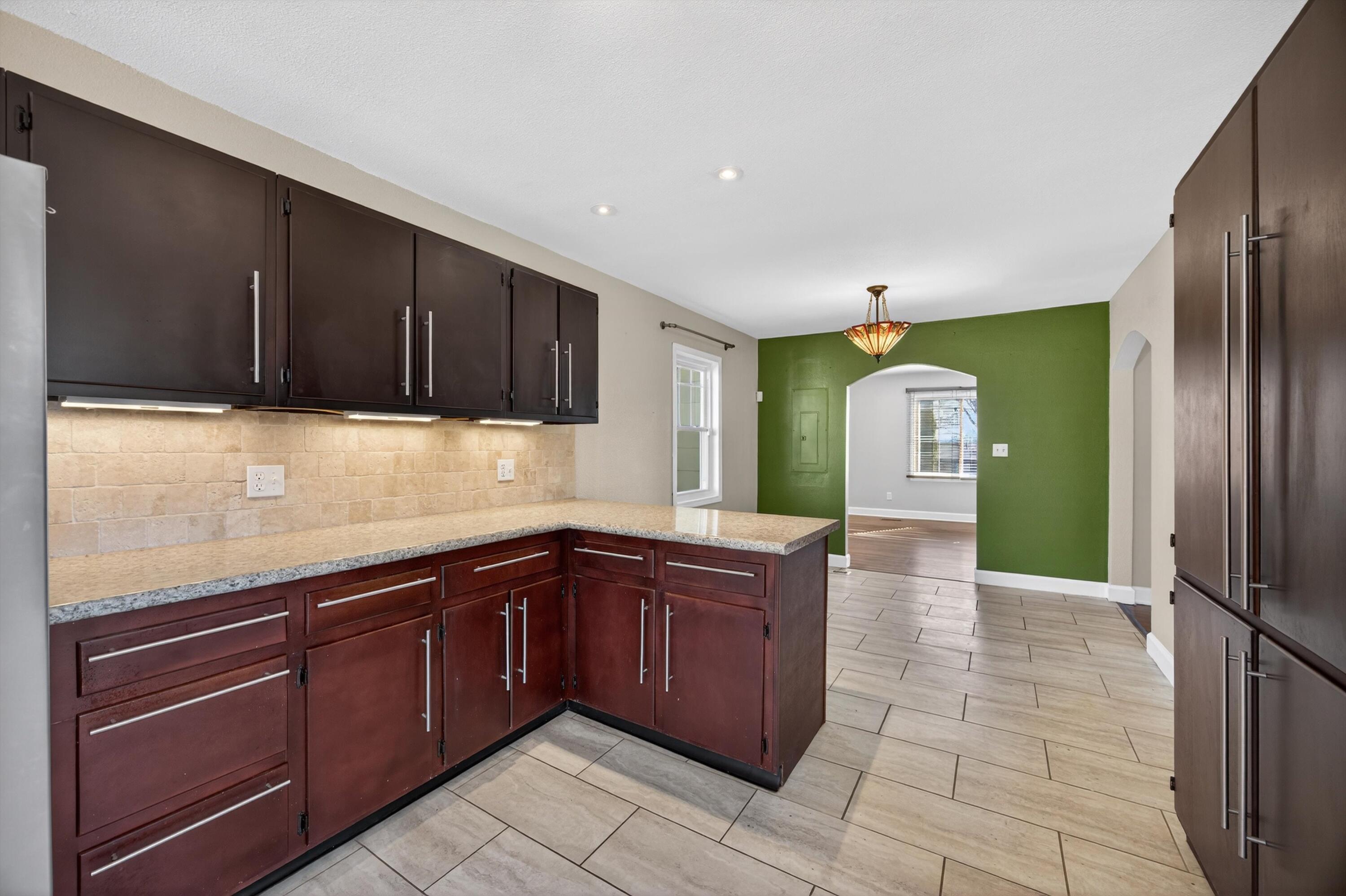 3913 Peach Road Chattanooga, TN 37406 - Photo 14 of 35 14-090A4551
