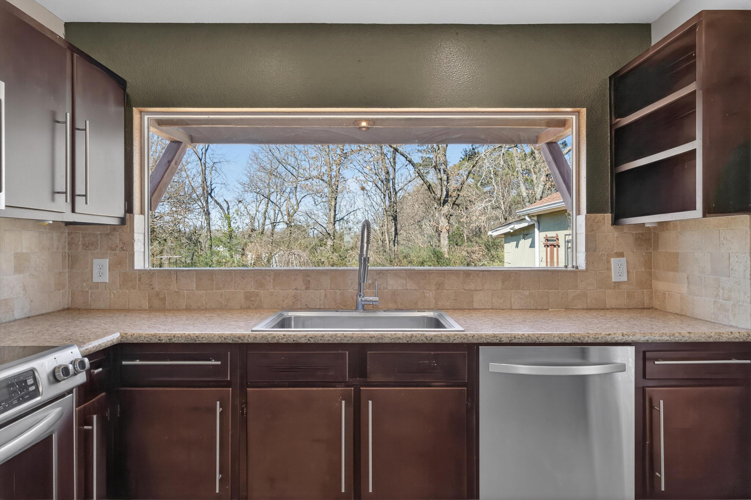 3913 Peach Road Chattanooga, TN 37406 - Photo 18 of 35 18-090A4561