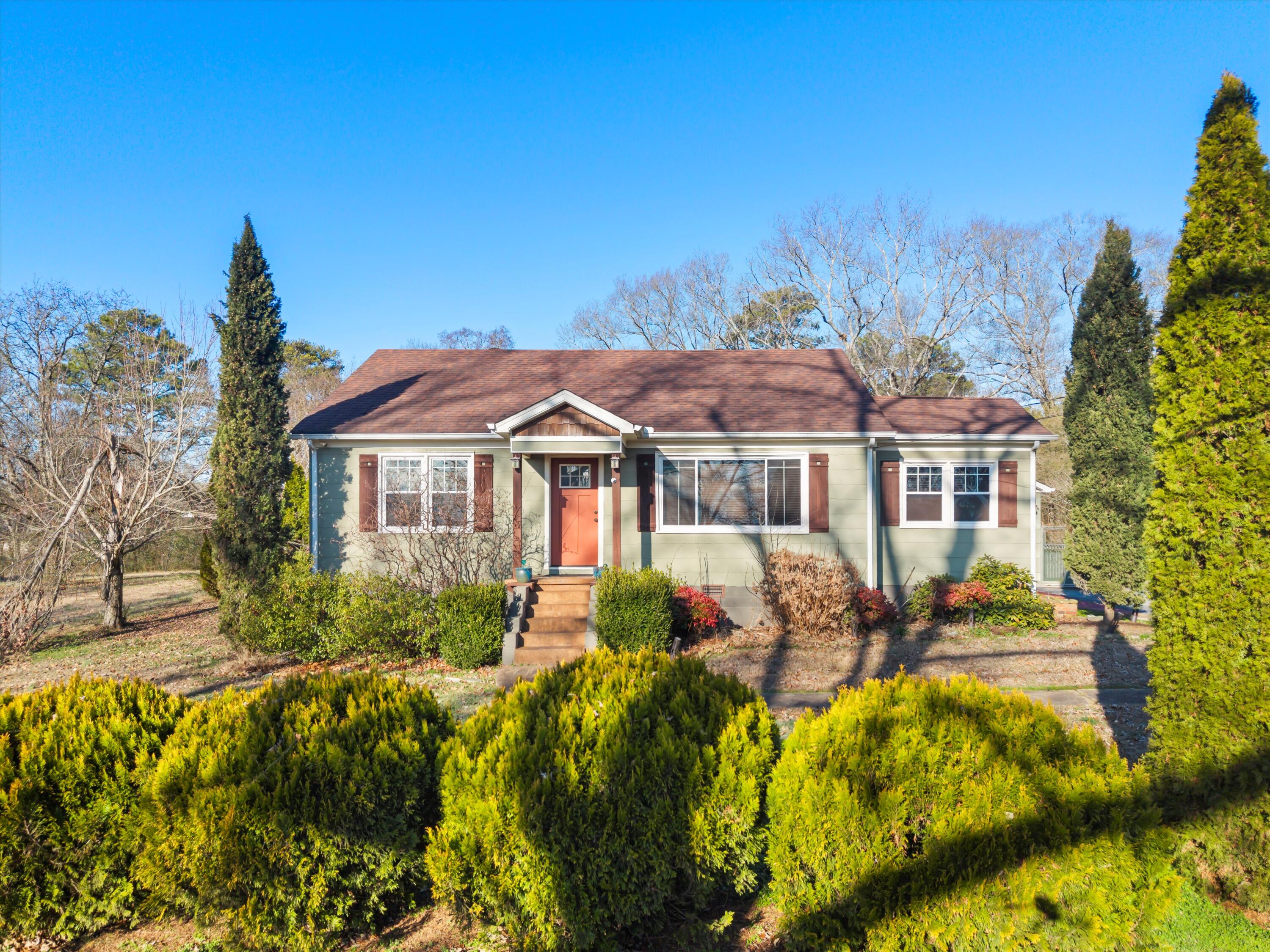 3913 Peach Road Chattanooga, TN 37406 - Photo 2 of 6 2-DJI_20260116100309_0141_D