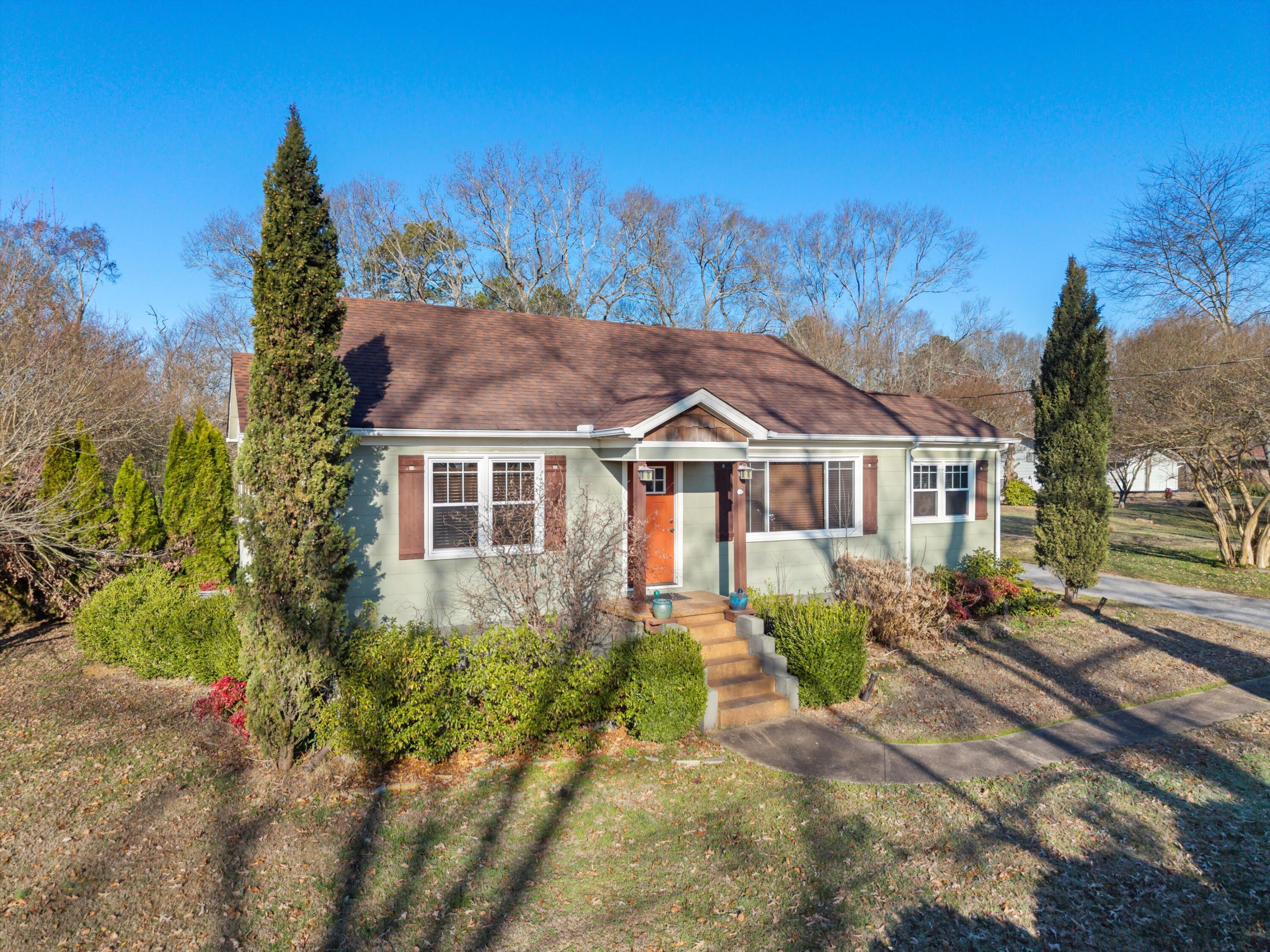 3913 Peach Road Chattanooga, TN 37406 - Photo 5 of 35 05-DJI_20260116100425_0151_D