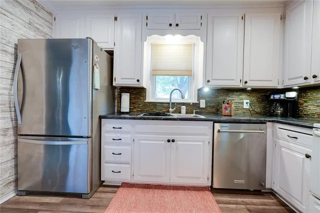 $290,000 | 1331 Southwest Horizon Drive, Blue Springs, MO 64015