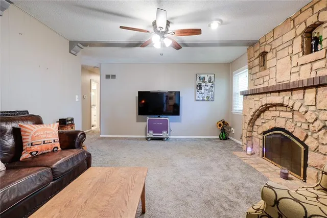 $290,000 | 1331 Southwest Horizon Drive, Blue Springs, MO 64015