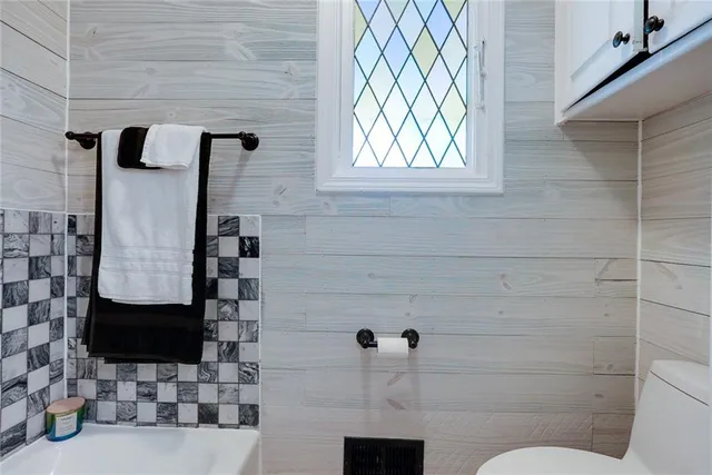 $290,000 | 1331 Southwest Horizon Drive, Blue Springs, MO 64015