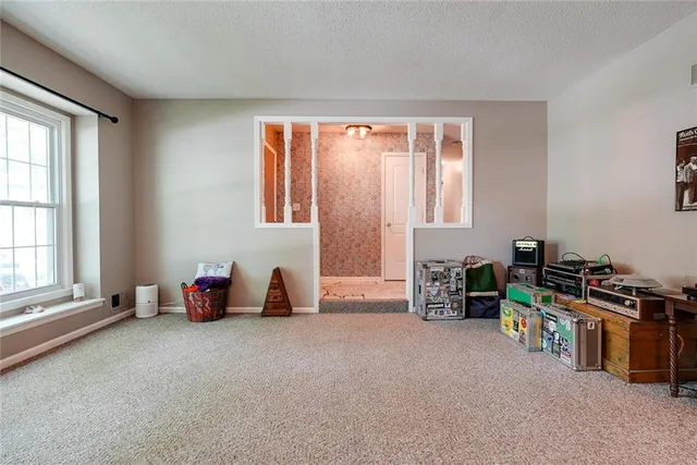 $290,000 | 1331 Southwest Horizon Drive, Blue Springs, MO 64015