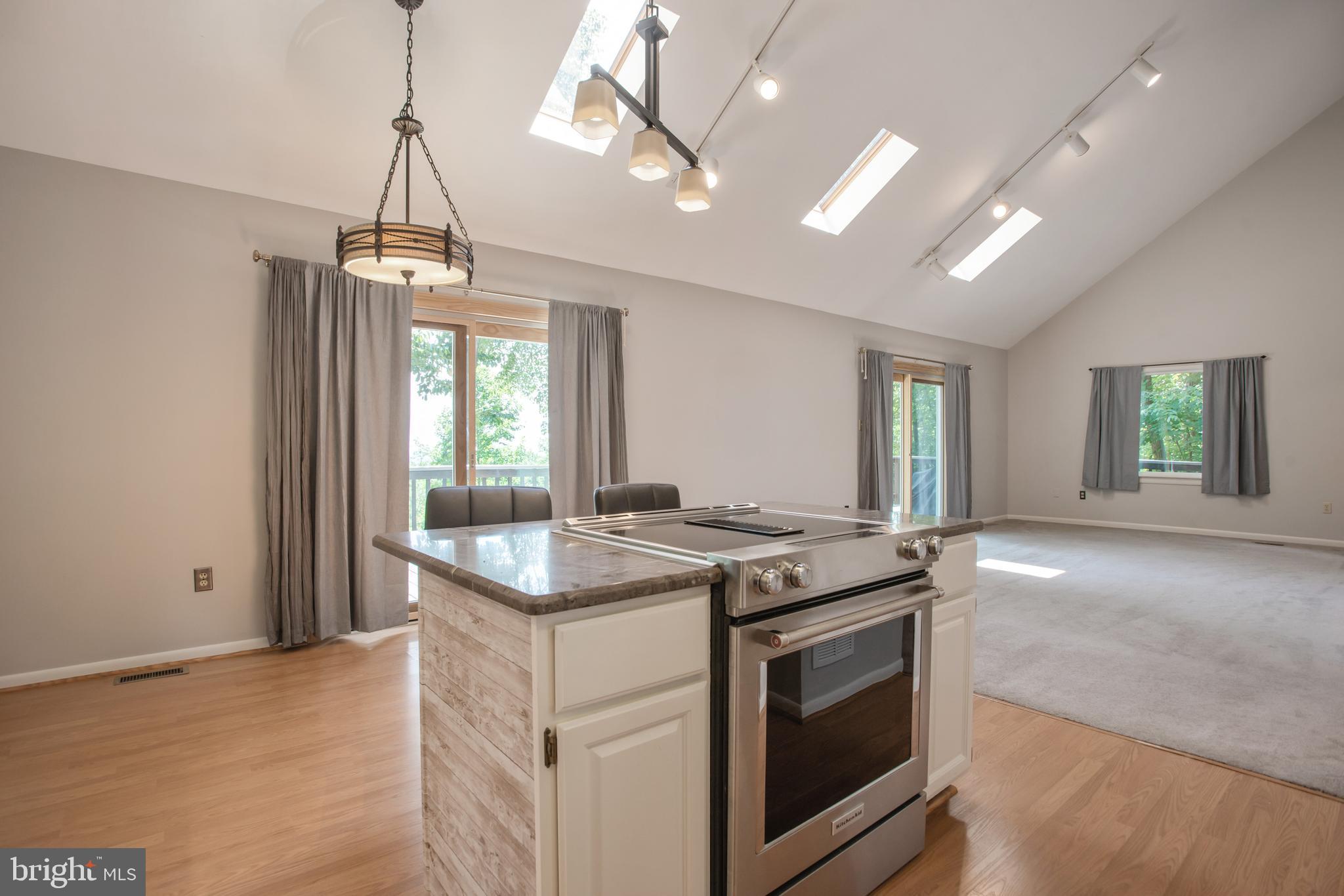 1619 Summit Drive Haymarket, VA 20169 - Photo 10 of 50
