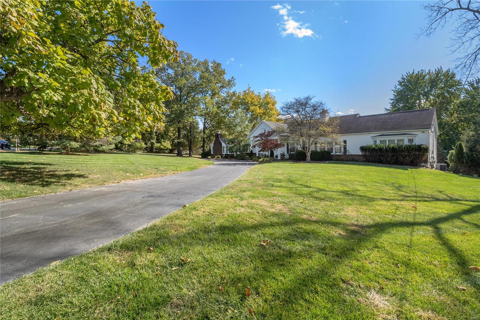 12466 Conway Road St. Louis, MO 63141 - Photo 3 of 33 Gallery Image 3