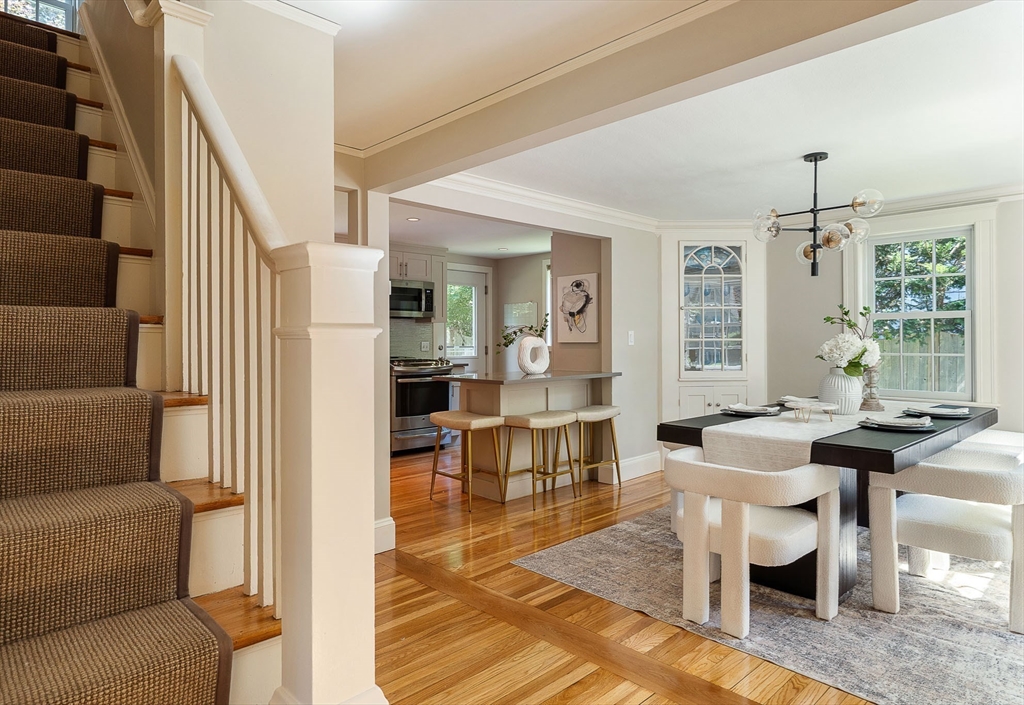 93 Manchester Road Newton, MA 02461 - Photo 4 of 29 Gallery Image 4