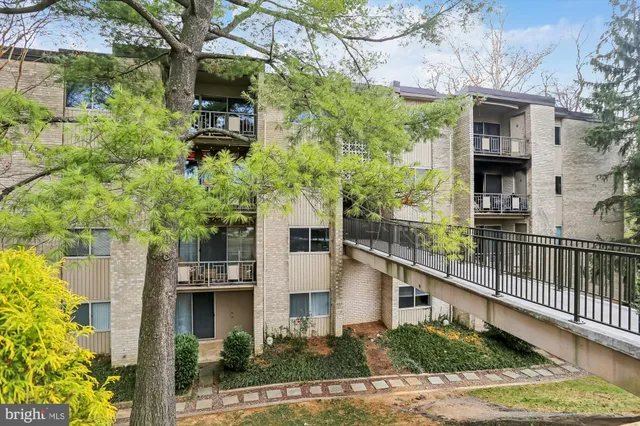 $275,000 | 12201 Braxfield Court, Unit 13, Rockville, MD 20852