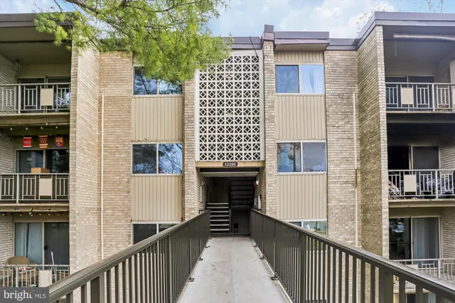 $275,000 | 12201 Braxfield Court, Unit 13, Rockville, MD 20852