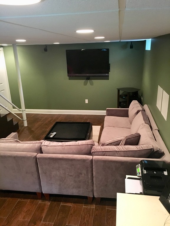 8 Rexhame Road Worcester, MA 01606 - Photo 17 of 20