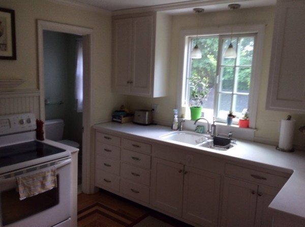 8 Rexhame Road Worcester, MA 01606 - Photo 6 of 20