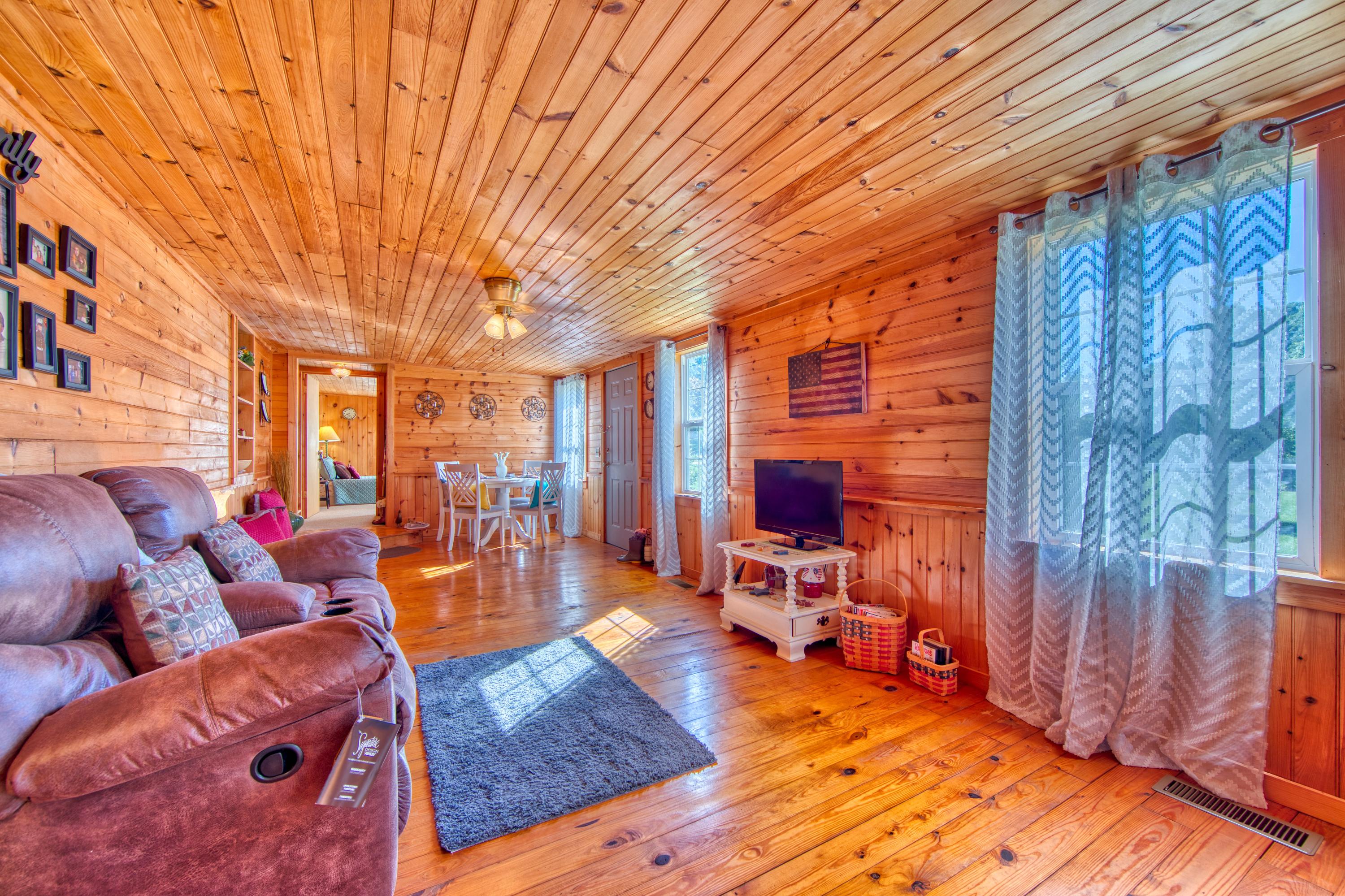 859 Kilby Road Clarkrange, TN 38553 - Photo 3 of 7 EK3A9791