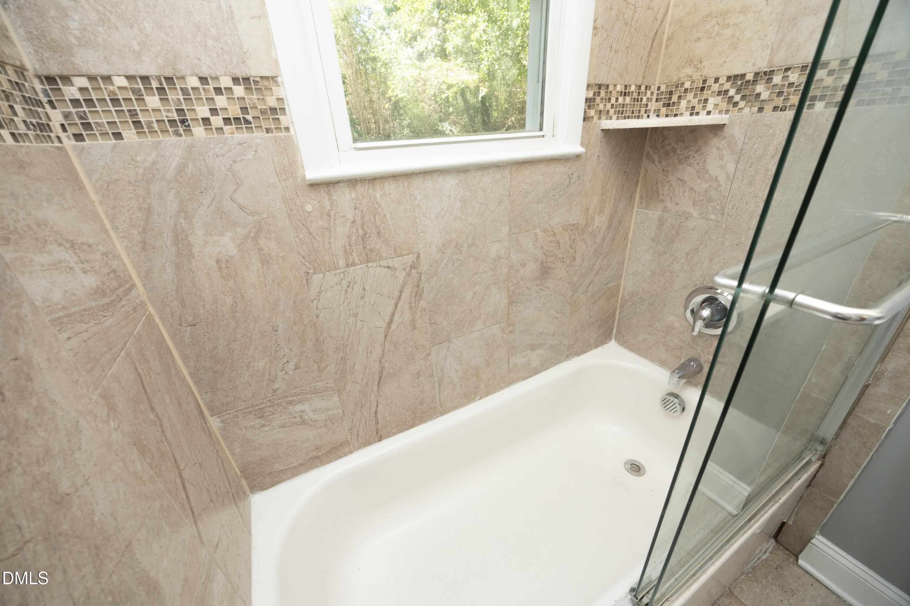 3405 Apache Drive Raleigh, NC 27609 - Photo 31 of 33 30BathDetail