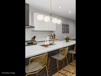 $1,050,000 | 525 North Bishop Street, Unit 5, Chicago, IL 60642