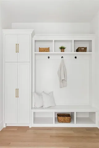 a view of utility room