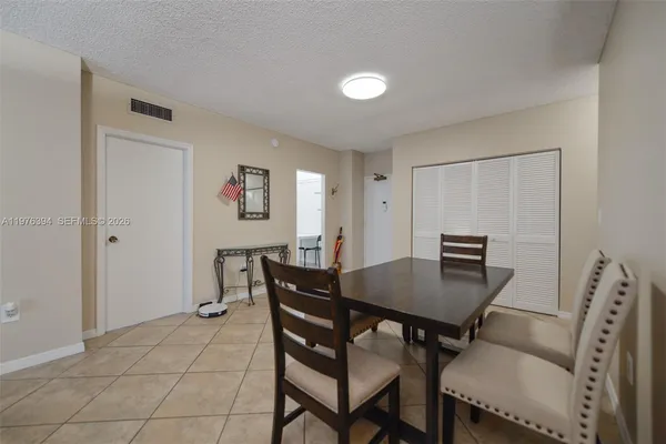 $2,500 | 1980 South Ocean Drive, Unit 4L, Hallandale Beach, FL 33009