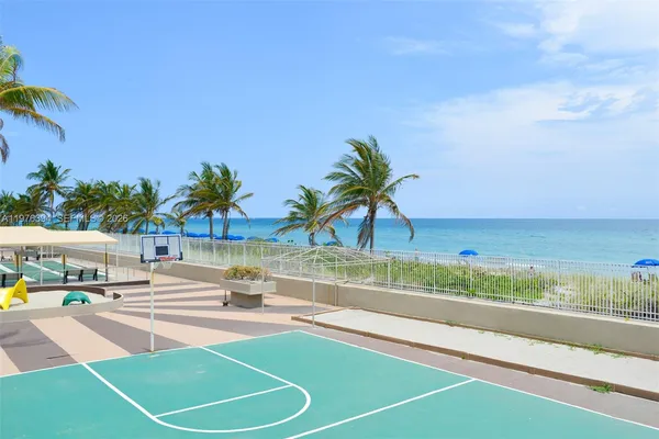 $2,500 | 1980 South Ocean Drive, Unit 4L, Hallandale Beach, FL 33009