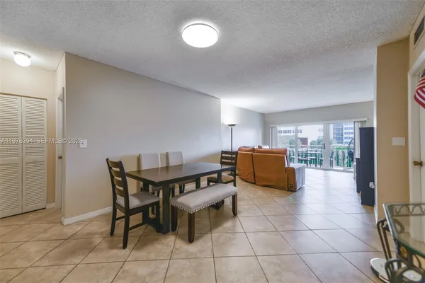 $2,500 | 1980 South Ocean Drive, Unit 4L, Hallandale Beach, FL 33009