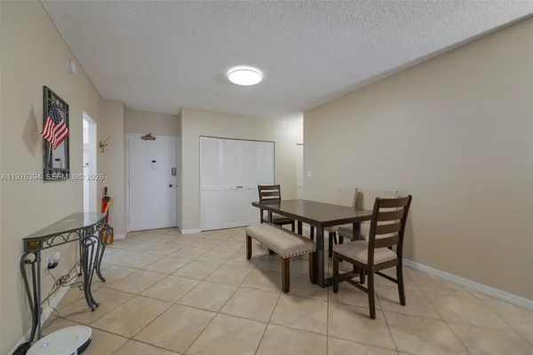 $2,500 | 1980 South Ocean Drive, Unit 4L, Hallandale Beach, FL 33009