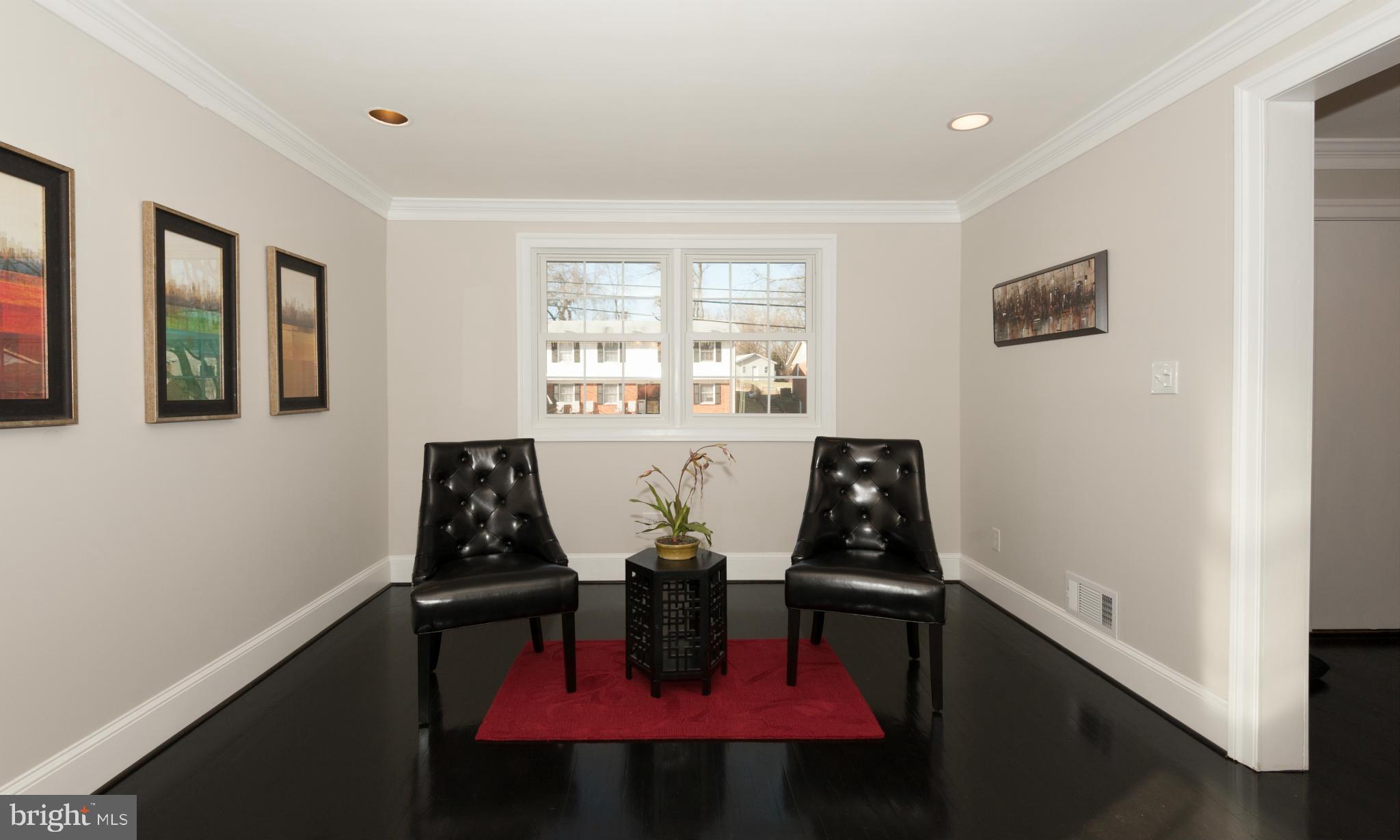 9435 Curran Road Silver Spring, MD 20901 - Photo 16 of 30 Living Room