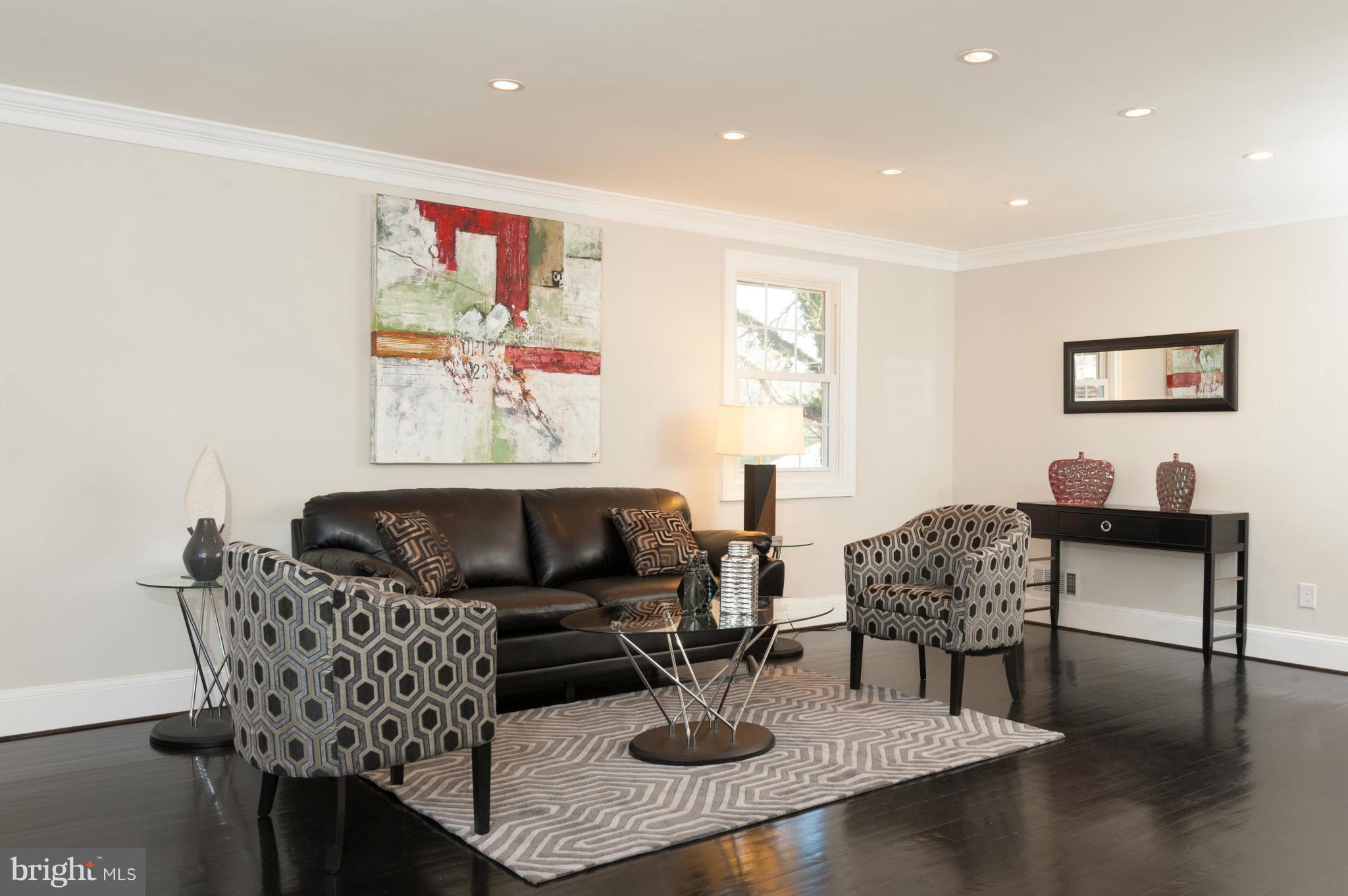 9435 Curran Road Silver Spring, MD 20901 - Photo 10 of 30 Family Room