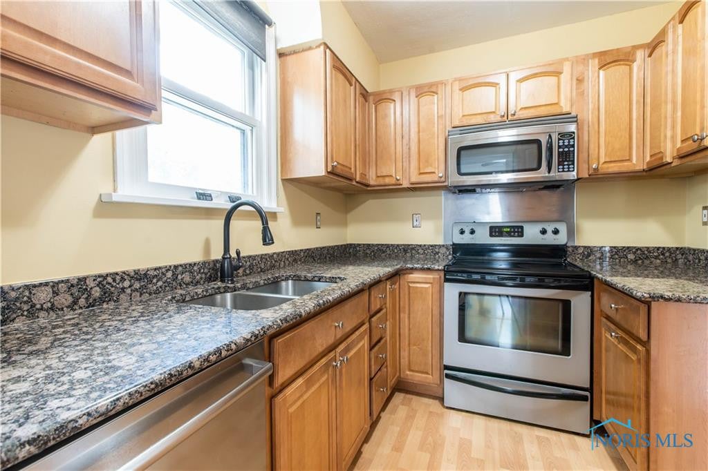 2536 Gracewood Road Toledo, OH 43613 - Photo 18 of 41 Gallery Image 18