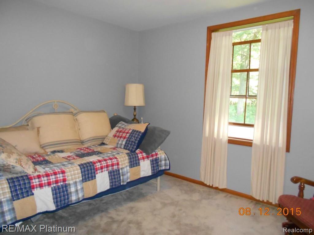 2085 West Wardlow Road Highland, MI 48357 - Photo 12 of 18 8-12-15 010.jpg