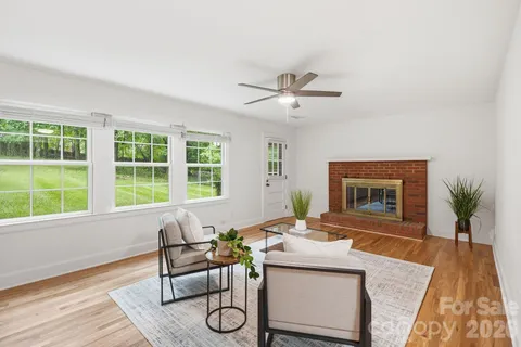 $919,999 | 926 Shady Bluff Drive, Charlotte, NC 28211