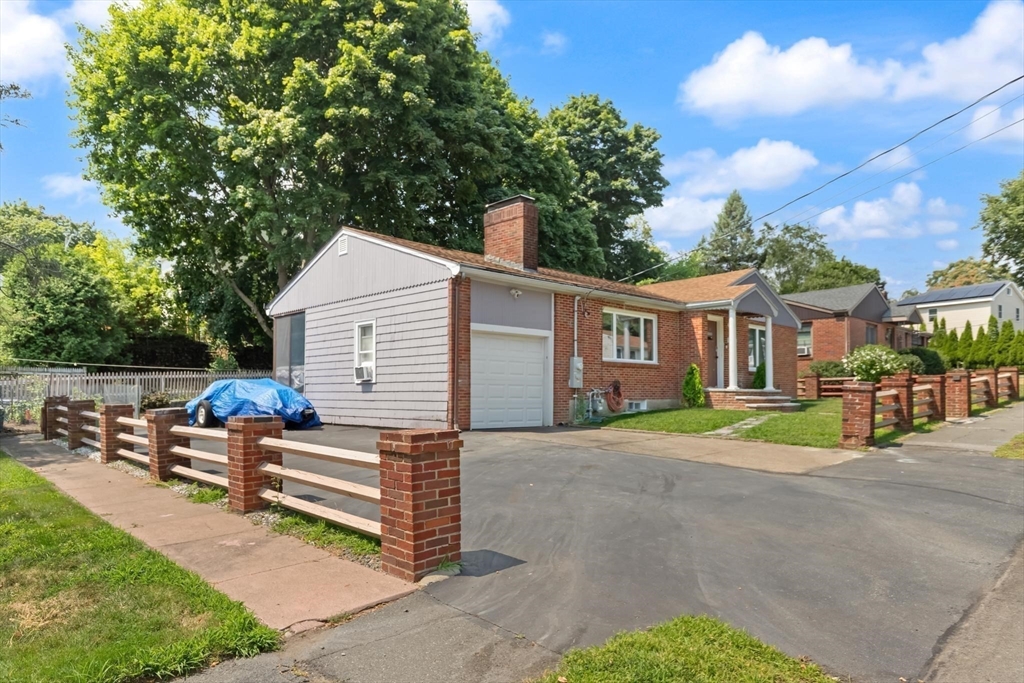 24 Taylor Road Lynn, MA 01904 - Photo 4 of 33 Gallery Image 4