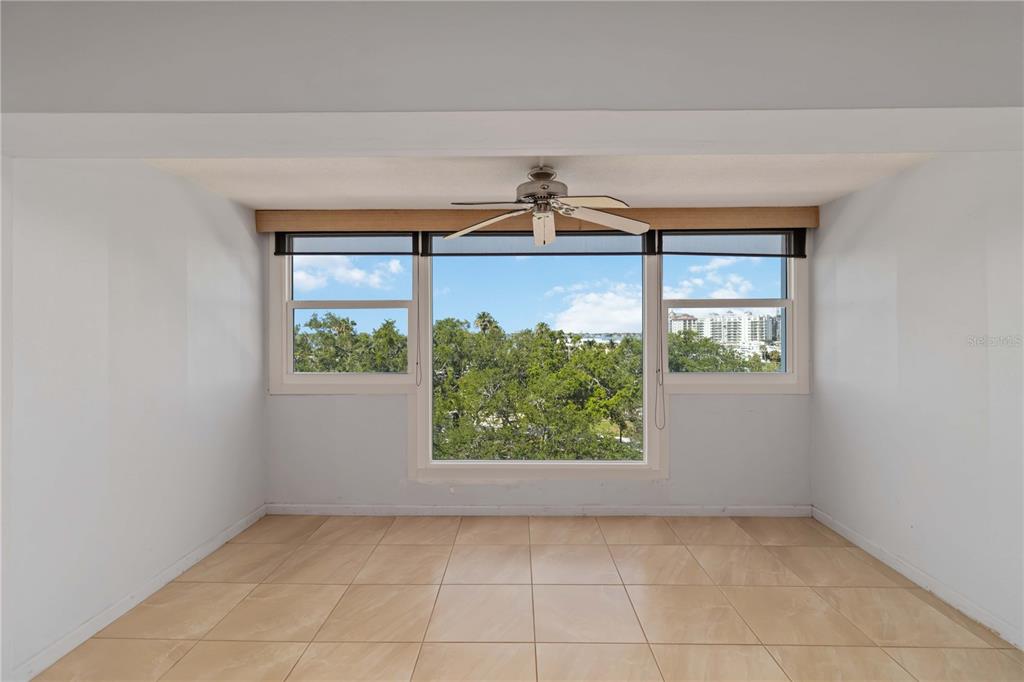 33 South Gulfstream Avenue, Unit 502 Sarasota, FL 34236 - Photo 10 of 23 a view of a window in a room