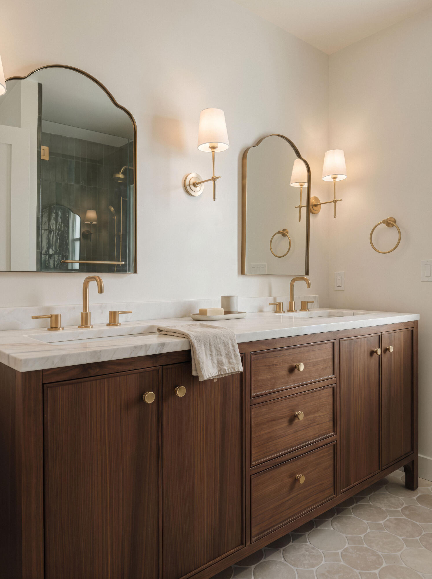 1070 Fairway Road, Unit B Montecito, CA 93108 - Photo 8 of 9 05 - Bath copy