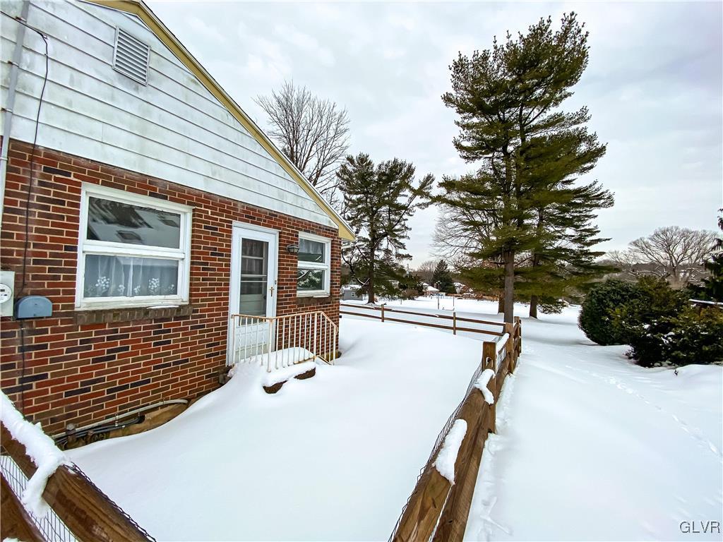 3315 Altonah Road Bethlehem, PA 18017 - Photo 3 of 24 Gallery Image 3