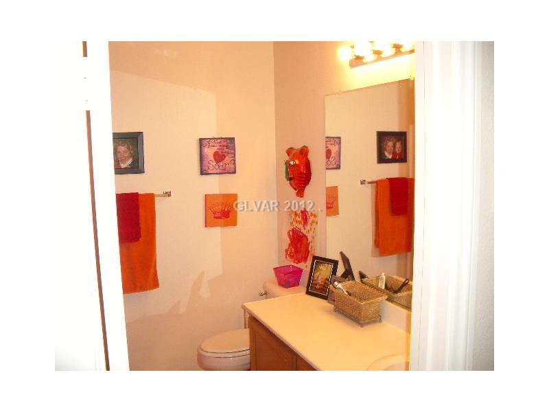 183 Ruby Ridge Avenue Henderson, NV 89002 - Photo 11 of 19 Bathroom.