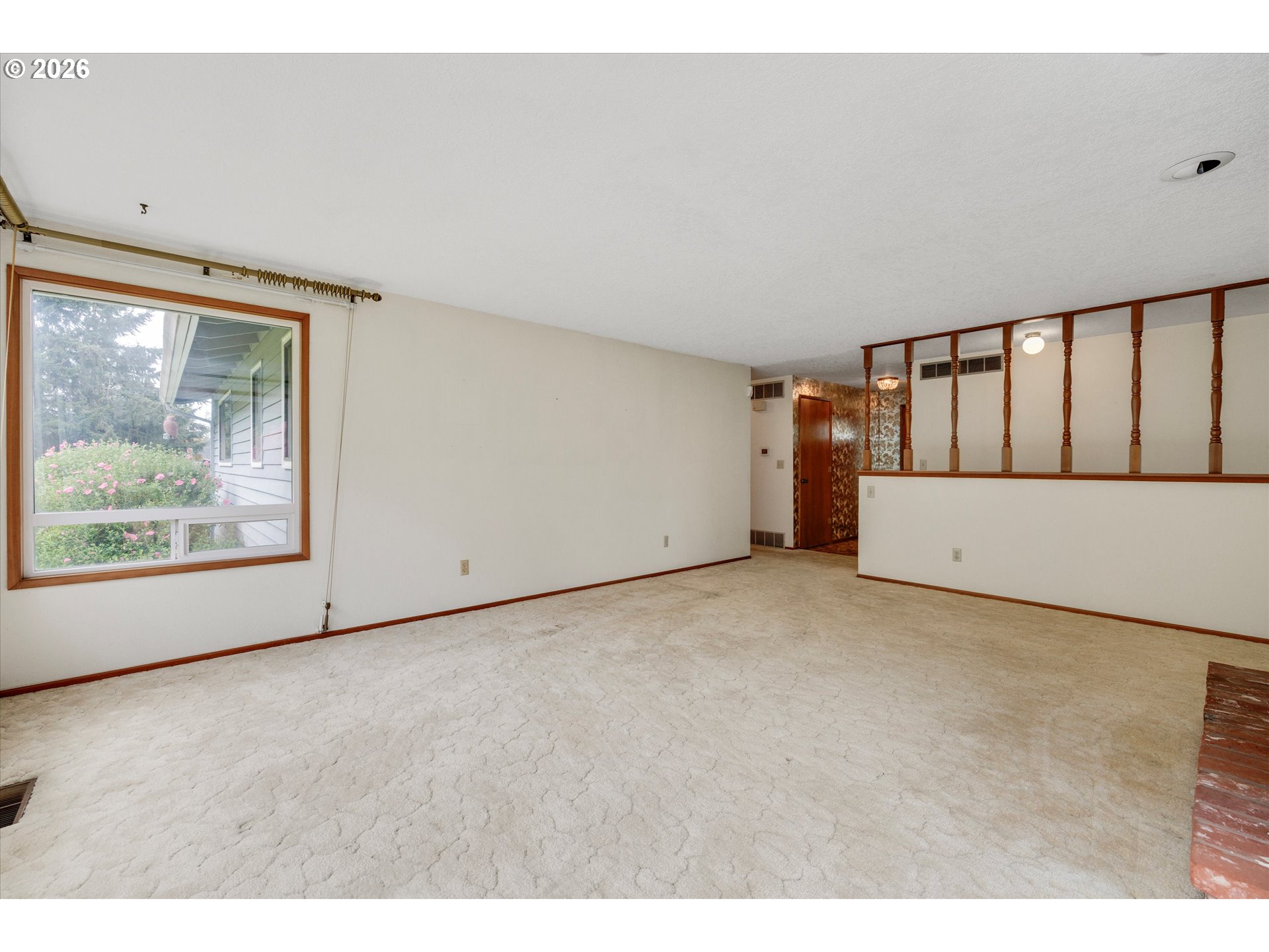 13098 Donald Road Northeast Aurora, OR 97002 - Photo 12 of 27 Family Room