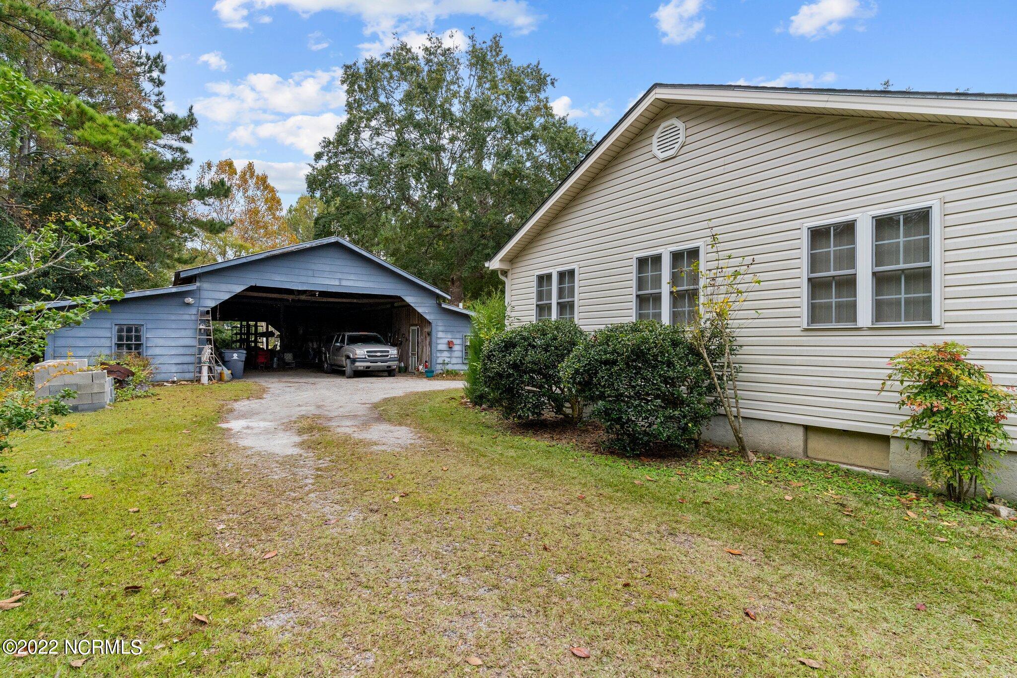 594 Calabash Road Northwest Calabash, NC 28467 - Photo 3 of 32 3-Side to Barn