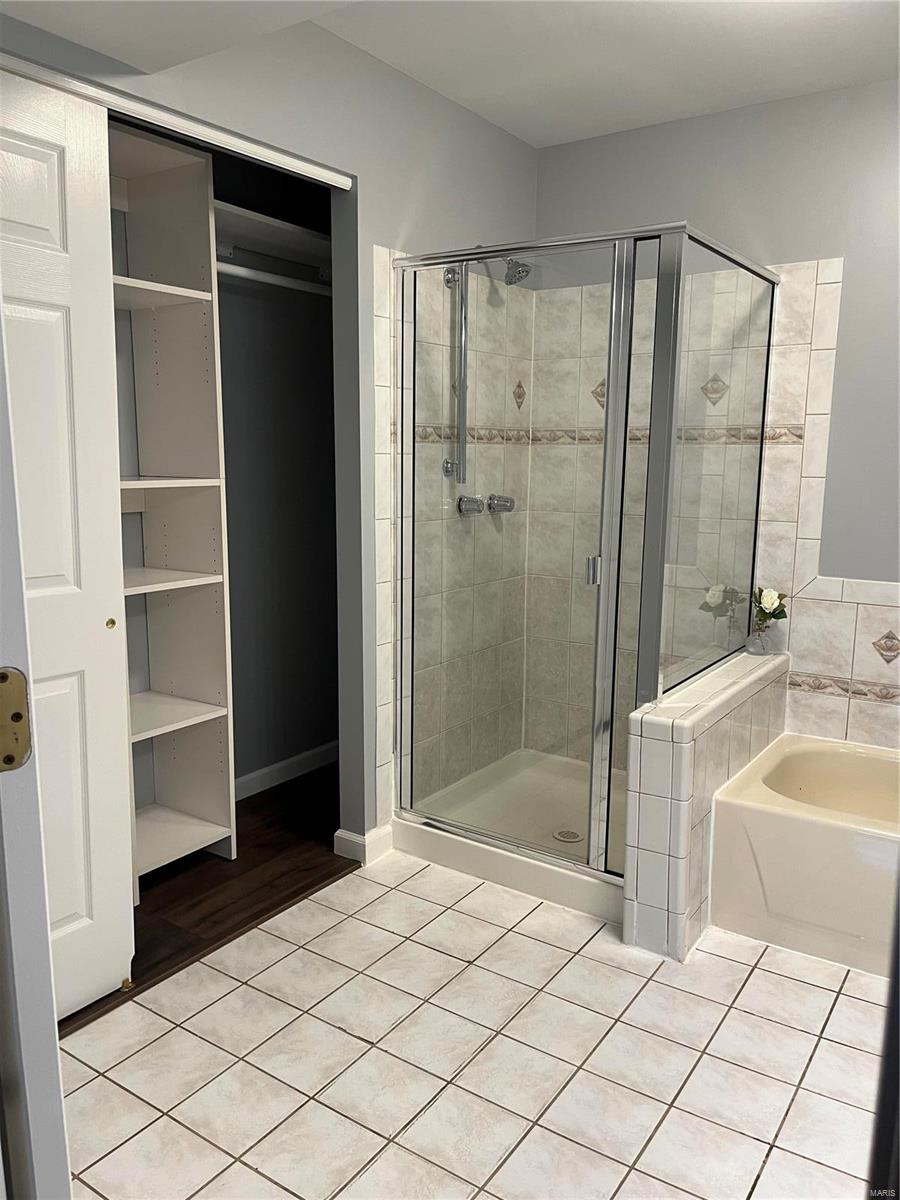 1356 Holgate Drive, Unit G2 Ballwin, MO 63021 - Photo 17 of 31